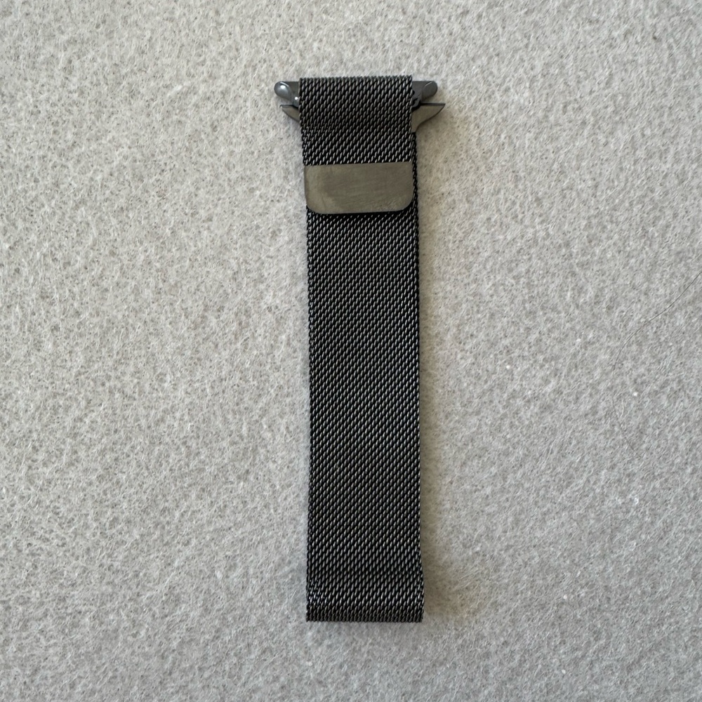Apple genuine Black Mesh Watch Band – Sleek & Adjustable